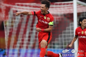 中超联赛第29轮,上海海港3比0浙江俱乐部绿城 中超联赛第29轮,上海海港3比0浙江俱乐部绿城