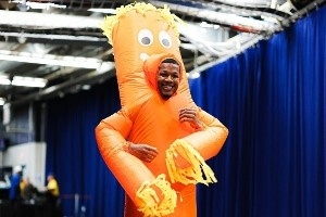 雷霆新秀入场穿搭:索伯&扬布拉德&巴恩海泽万圣节造型 谁最搞怪 雷霆新秀入场穿搭:索伯&扬布拉德&巴恩海泽万圣节造型 谁最搞怪