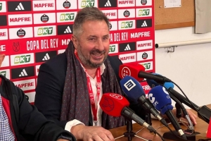 炮轰足坛潜规则!维加港主帅:这里只有认识球队主席的人才能执教 炮轰足坛潜规则!维加港主帅:这里只有认识球队主席的人才能执教