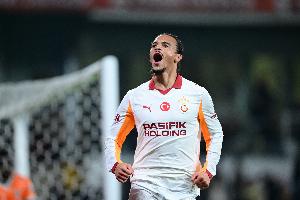 拜仁赢麻了!29岁萨内土超11轮仅3球1助,年薪1125万欧全队第2高 拜仁赢麻了!29岁萨内土超11轮仅3球1助,年薪1125万欧全队第2高