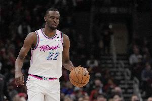 有点迷失！维金斯半场10投仅3中&三分3中0得8分6板 正负值-15