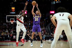 曾令旭：NBA不缺机会和奇迹 尼克-史密斯泥鳅一样让开拓者抓不着