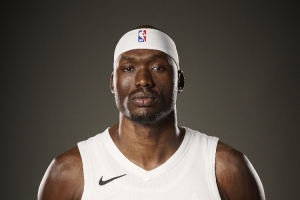 里斯连续命中3分！苏群：他的饭碗虽盛不了多少饭 但他的饭碗最稳