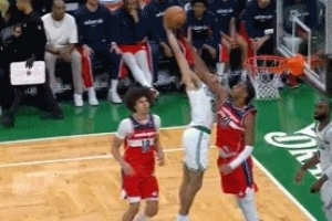 十佳球没了！米诺特冲天欲隔扣萨尔被犯下 奇才挑战还成功