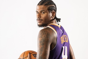 阿伦：与杰伦·格林并肩作战很棒 他提升球队活力让比赛变得轻松