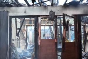 😳全被烧毁了！媒体晒斯波房子被烧后的内部场景 一片狼藉