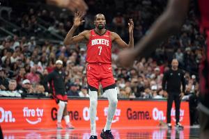 杜兰特失误数和进球数一样 都是8次