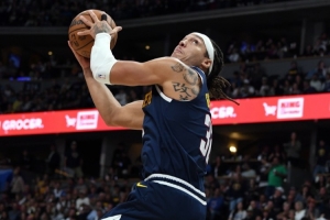 戈登：我今天变向过人很酷但之后那个扣篮一般般 比不了360°扣篮