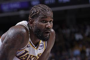 艾顿：我们根本没和对手抗衡起来 常规赛82场&要为下一场做好准备