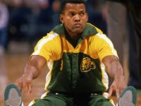 36年前的今天 戴尔·埃利斯历经五加时出战69分钟创历史纪录