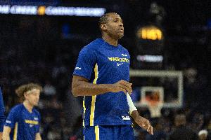 3D内线！霍福德4记三分拿下12分4板1助3帽