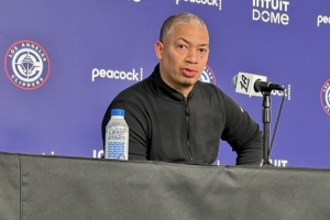 卢致船蜜：之前也遇到过艰难时刻 请继续支持我们 会变得更好的