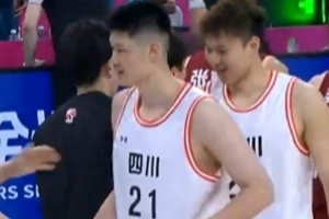 无力回天！胡金秋14中8空砍全场最高21分外加5板 罚球6中4