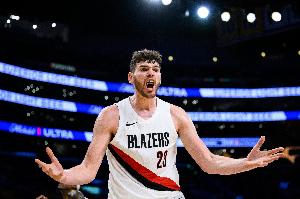 没能得分！克林根半场2中0仅拿5篮板 2次犯规