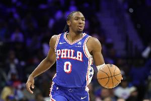 打得可以！马克西首节5中2拿到8分1板4助