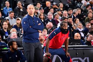 船记：知道分析师们开季前高估快船 但没人能预料到他们如此糟糕