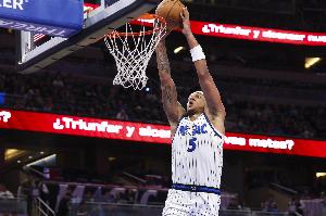 希望没事！魔术官方：班凯罗左腹股沟拉伤 本场比赛回归成疑