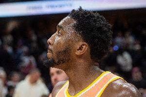 开得太迟！米切尔17中8&三分9中3得21分2助2断 末节19分未能救主