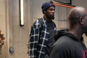 火箭众将入场穿搭：做客克利夫兰全员过冬 小帅&雨姐气质独特