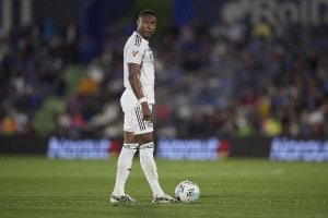 阿斯：阿拉巴续约与否取决于其身体状况，世界杯将是独一无二激励