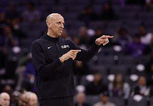 国王主帅：我们确实非常需要这场胜利 这是一场极致的的团队胜利