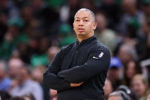 媒体人：快船80%是人员的原因 只有寄希望于换帅了 散漫无生气