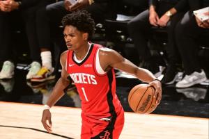 比赛影响力上佳！阿门16中10砍下28+7+8&正负值+25 后脑着地惊魂