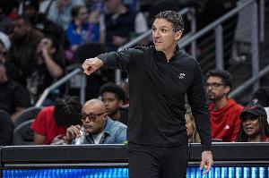 戴格诺特：希望为球队奠定坚实的根基 我们拧成一股绳在拼