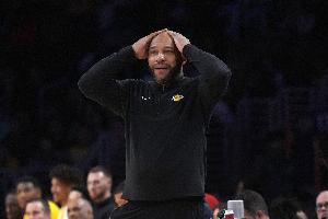 不败金身遭热火焚毁！哈姆获个人NBA杯首败生涯战绩来到16胜1负！