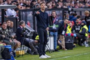 记者：皇马更衣室保持团结，屏蔽外界的噪音