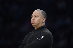 泰伦·卢：连续有人缺阵对于身心都有影响 但心理层面我们得更好