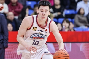 拒绝活塞训练营合同！媒体人：郭昊文现已完全没了向上奋斗的心气