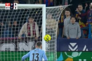 加塞了🤯尼科轻巧挑射破门，皮球运行线路有点诡异😲