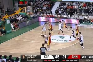 太不容易了！中国队三分出手前11投全铁 程帅澎第12投终于命中！