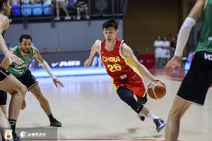 中国男篮本场12人名单中除王岚嵚外11人出战 正负值全部为负！
