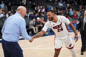 😤谢谢你们交易我！鲍威尔弑旧主0罚球爆砍30分！正负值+33！