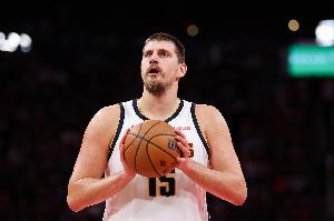 高效全能！约基奇半场11中7轰下17分10板5助1帽