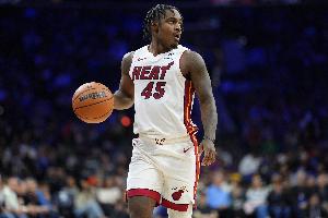 弹无虚发！戴维恩·米切尔6中6得16分3板12助 正负值+37领跑全场