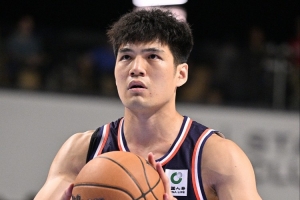 中规中矩！陈国豪8中4拿到9分3板2助1断