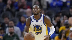 指望不上！库明加半场10分钟4中1拿到2分4板2失误 正负值-5