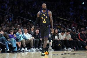 连续得分上双纪录中断啥感受？詹姆斯：没啥感受 我们赢了