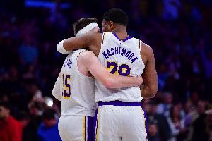 雷迪克：猛龙最后包夹里夫斯&自乱防守 这给了八村足够的出手时间