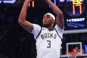 空间型内线！特纳首节4中4&三分3中3 砍下12分苦苦支撑战局