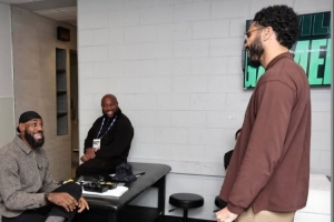 昨天都没打！詹姆斯转发和塔图姆会面照片：高尔夫球讨论🤣事实