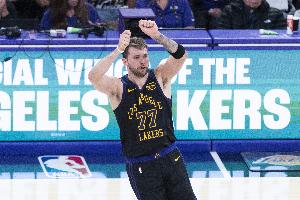 飞回斯洛文尼亚！东契奇：我见证了女儿的出生 这意味着一切