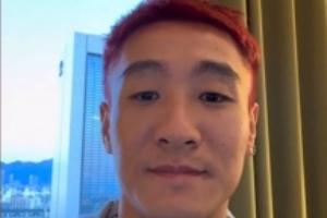 粉毛韦少返场😂国家队球员为淮超录制视频，韦世豪粉色头发出镜