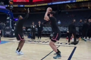 把握机会啊！克林根与罗威都不打 杨瀚森赛前热身准备迎战灰熊