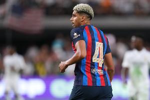 每体：阿劳霍启程前往以色列休整重整心绪，弗里克和巴萨完全理解