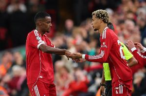 2亿镑组合不来电！泰晤士：伊萨克、埃基蒂克各自为战，令人失望