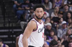 快船做了很多错误决定 但放弃西蒙斯是正确的 他已被NBA淘汰了